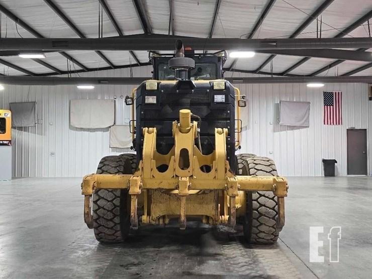 2011-caterpillar-140m2-image-8