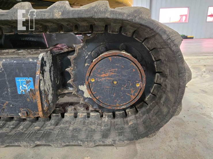 2024-deere-35-p-tier-image-25