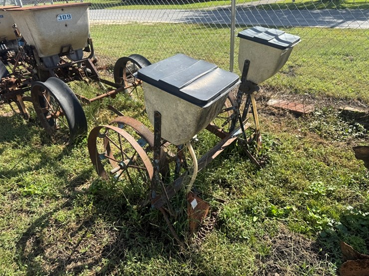 ford-planter-parts-image-4