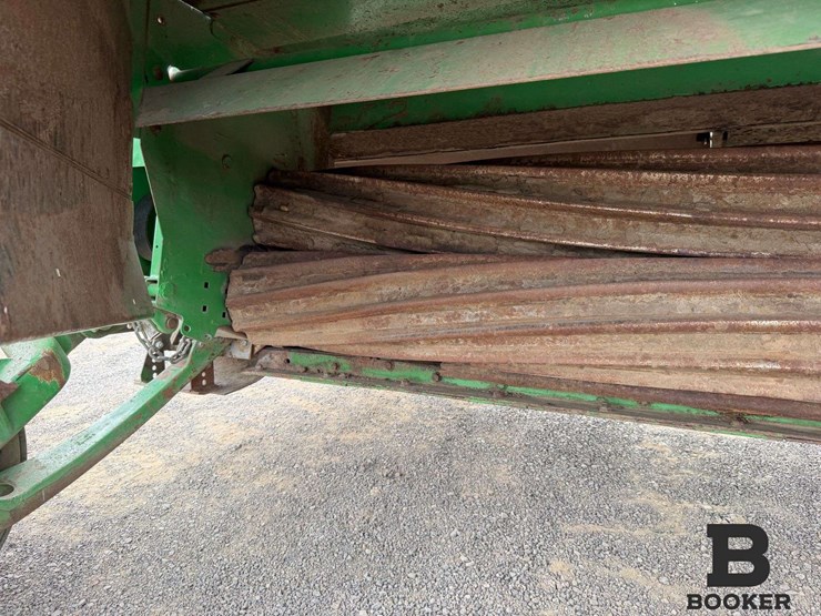john-deere-moco-946-pull-type-swather-image-33