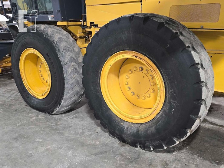 2012-deere-672g-image-29