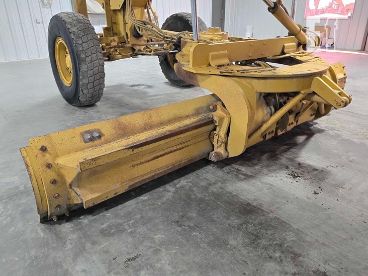 2001-caterpillar-140h-image-12