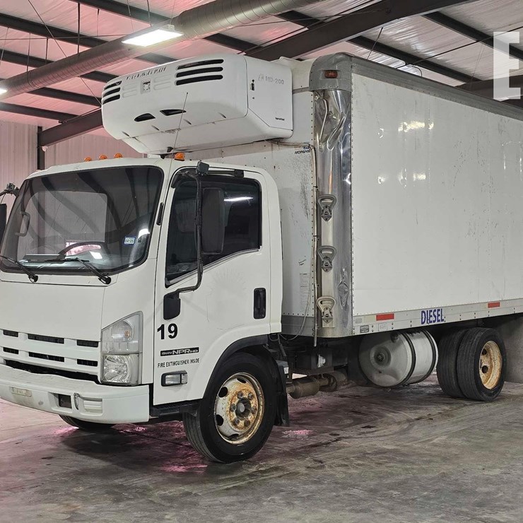 2012 ISUZU NPR HD