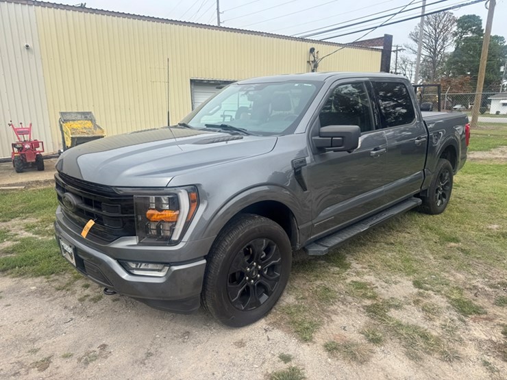 2023-ford-f-150-crew-cab-xlt-powerboost-4wd-3.5l-twin-turbo-v6-hybrid-–-54,300-miles-showing-image-1