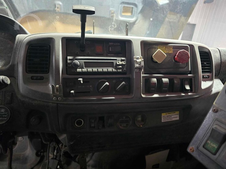 2010-hino-338-image-14