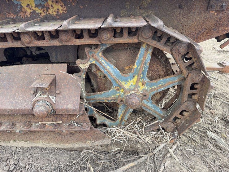 caterpillar-ten-image-37