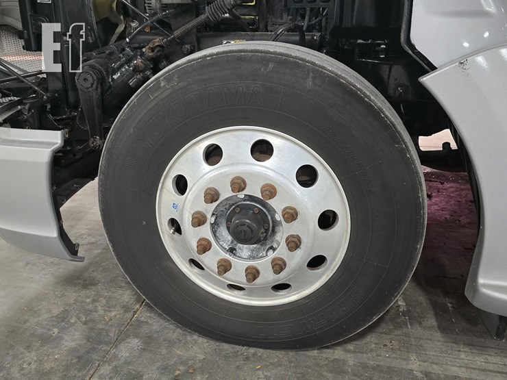2020-kenworth-t680-image-21