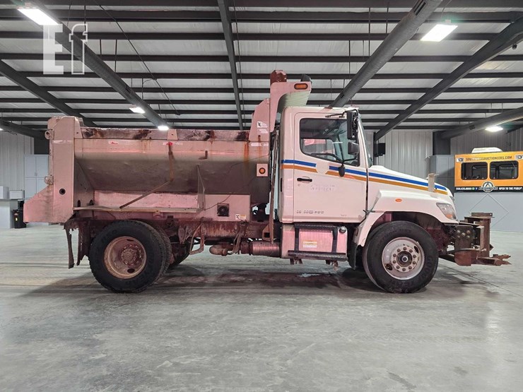 2010-hino-338-image-6
