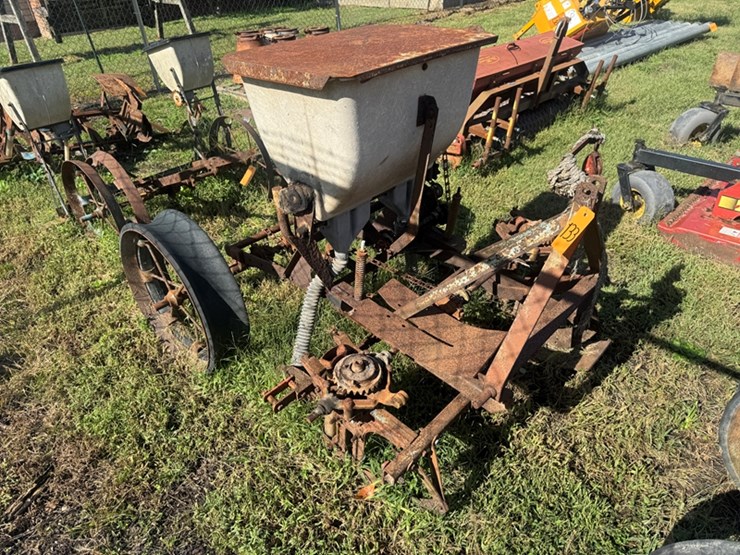 ford-planter-image-2