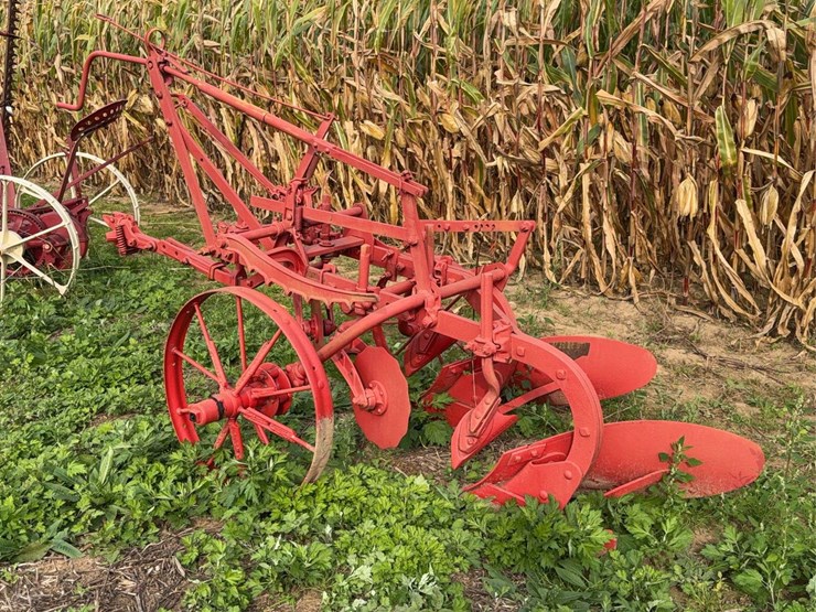 oliver-two-bottom-plow-image-3