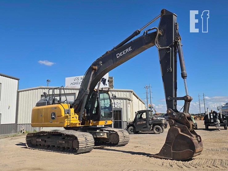 2022-deere-210g-lc-image-2