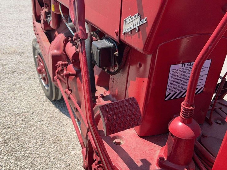 farmall-400-image-36