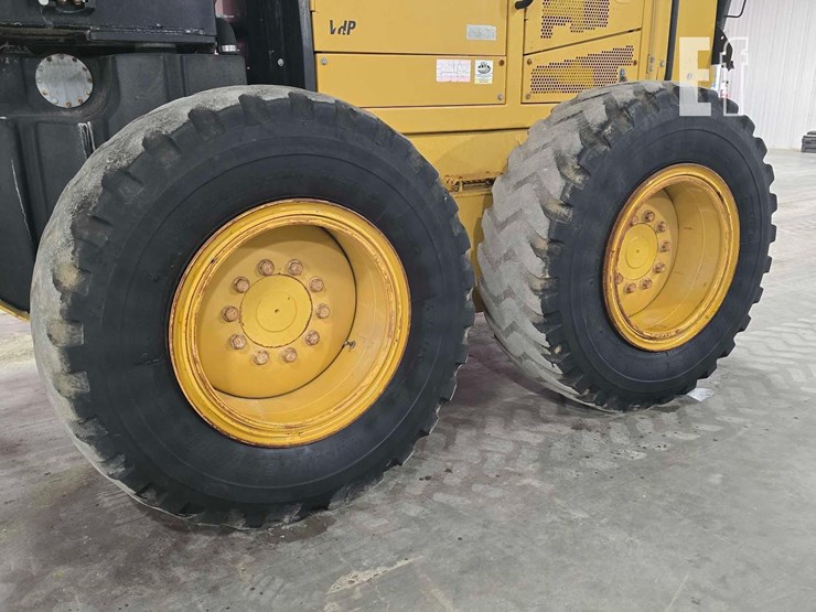 2009-caterpillar-120m-image-26