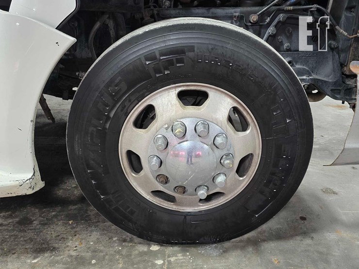 2015-kenworth-t680-image-24