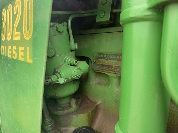 john-deere-3020-image-37