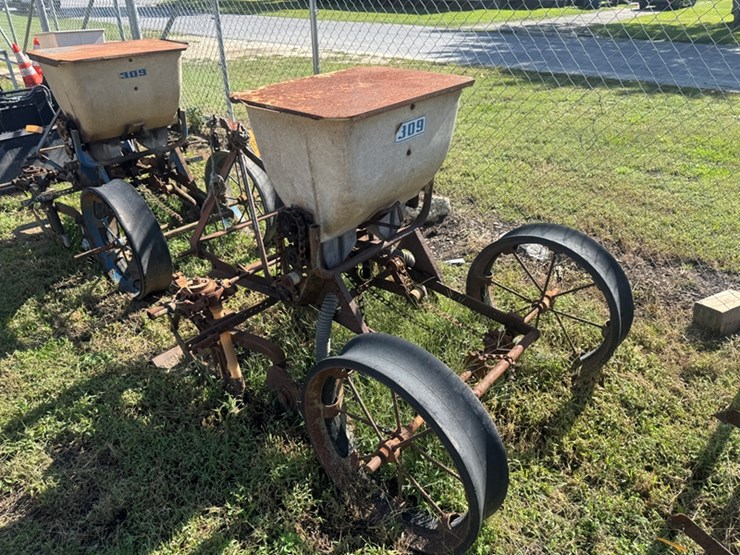 ford-planter-image-4