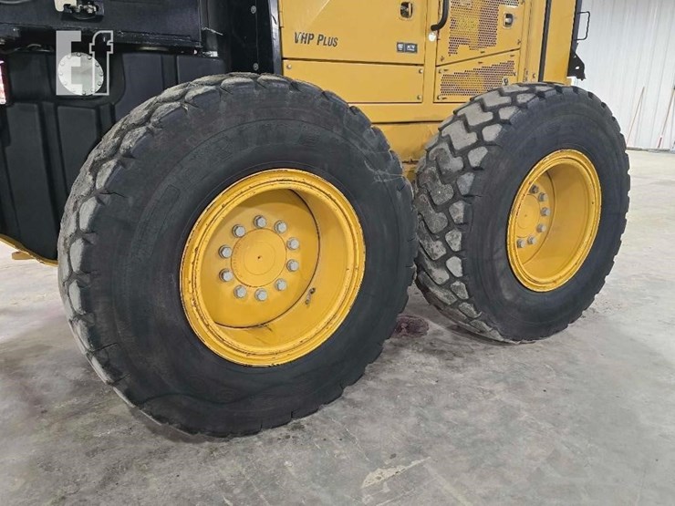 2010-caterpillar-120m-awd-image-27