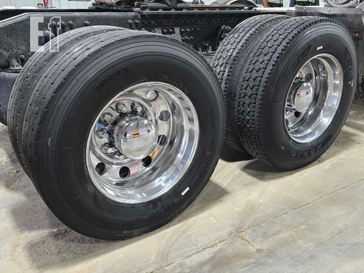 2020-mack-granite-64bt-image-21