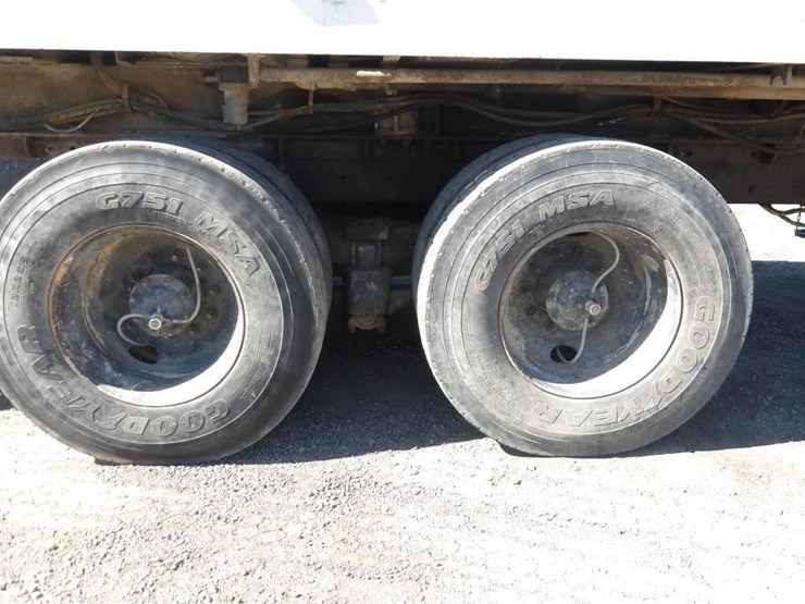 2007-sterling-l7500-drilling-rig-truck-image-6