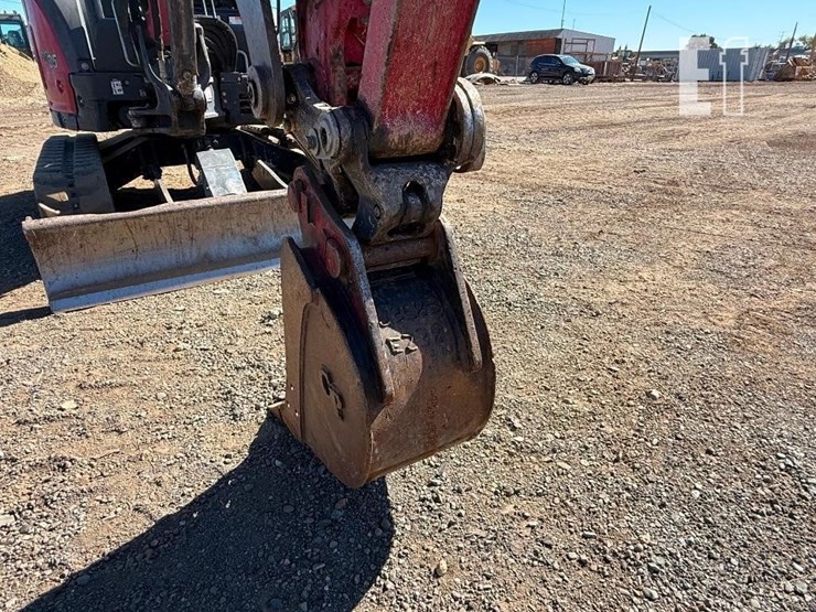 2020-yanmar-vio35-6a-image-17