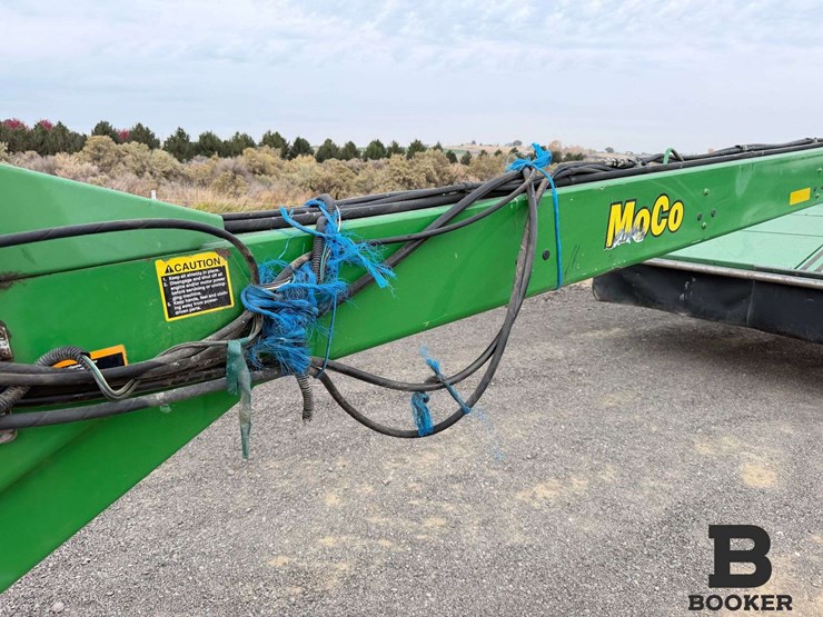 john-deere-moco-946-pull-type-swather-image-12