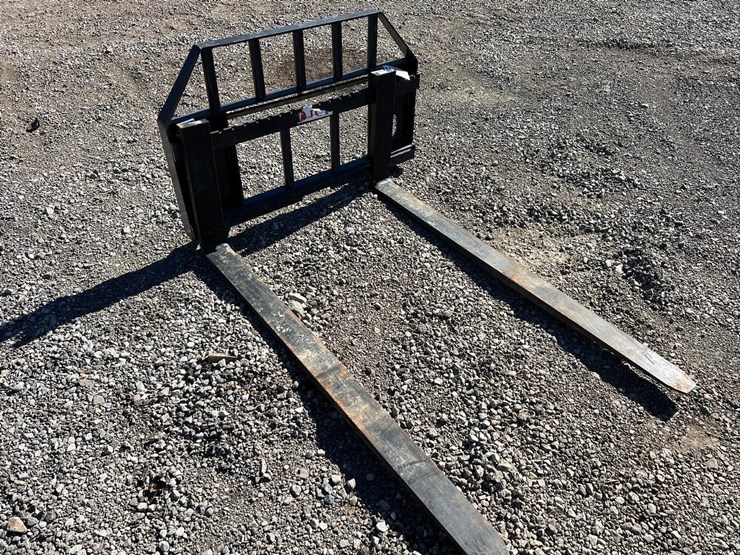 jct-60”-skid-steer-pallet-forks-image-4
