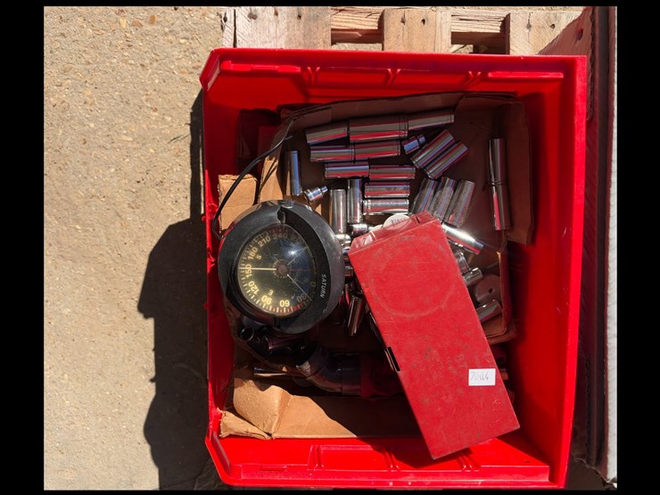 #41630-•-miscellaneous-sockets-and-wrenches,-(2)-boxes-of-weld-on-primer-image-4
