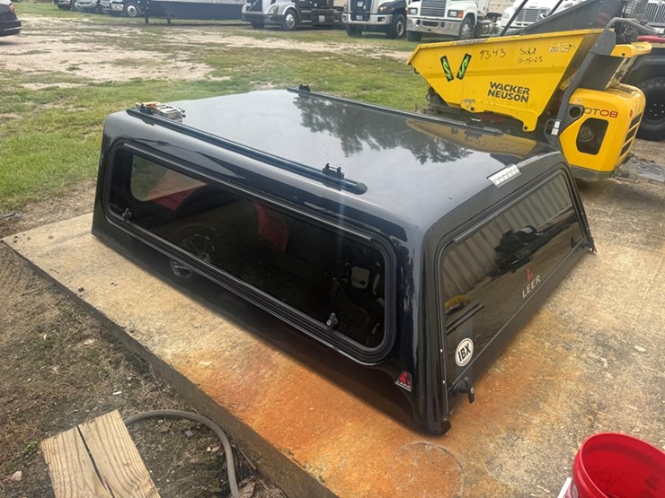 pickup-camper-shell-image-4