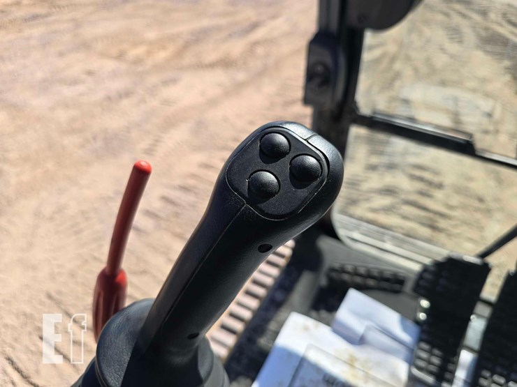 2022-deere-210g-lc-image-16