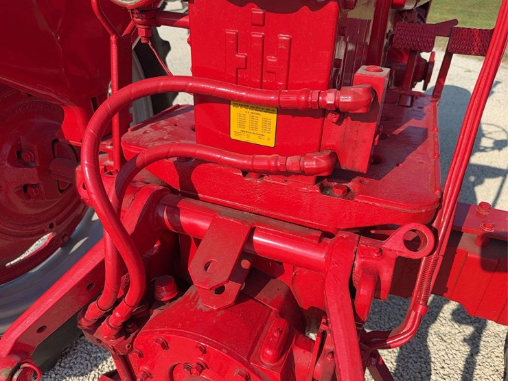 farmall-350-image-30