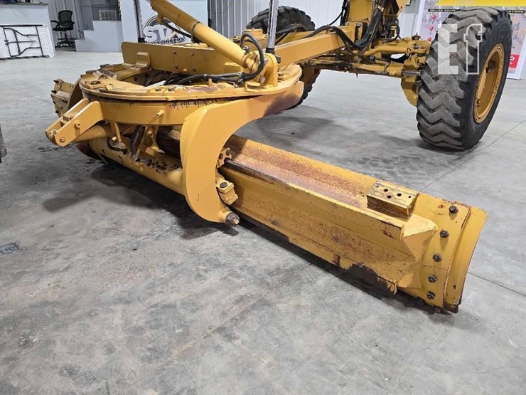 2010-caterpillar-120m-awd-image-11