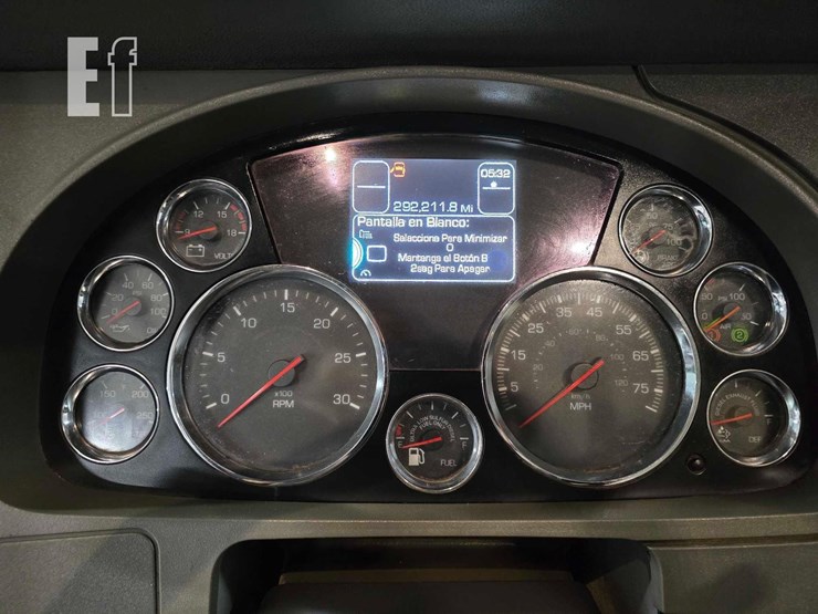2015-kenworth-t680-image-12