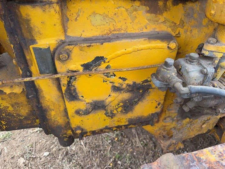 caterpillar-twenty-eight-image-43