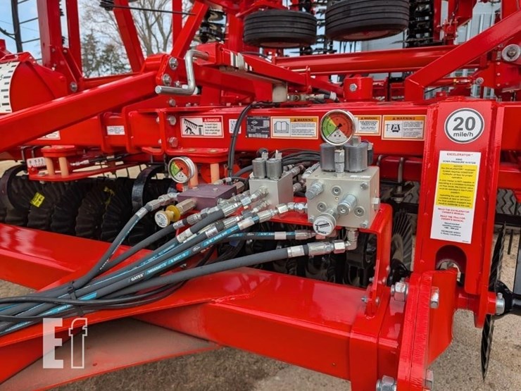 2025-kuhn-krause-8010-xt-1006-image-10