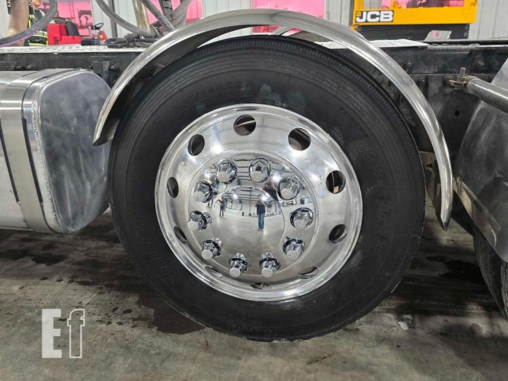 2020-mack-granite-64bt-image-27