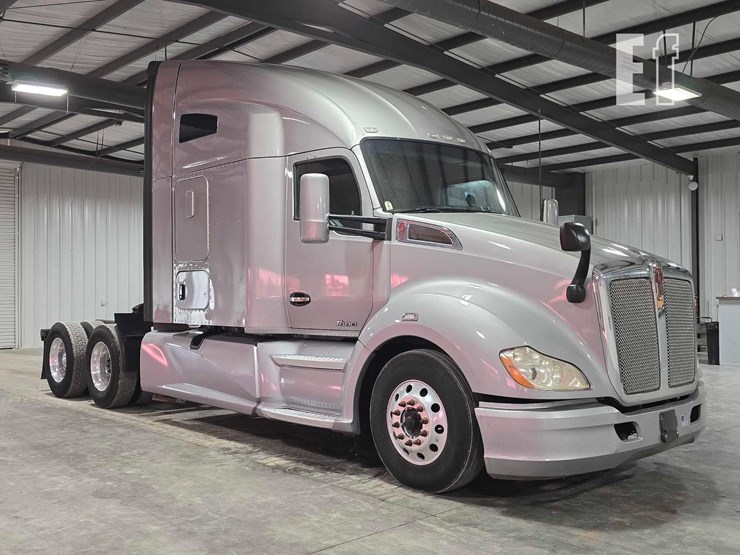 2020-kenworth-t680-image-2