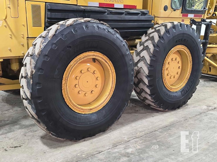 2004-caterpillar-143h-image-27