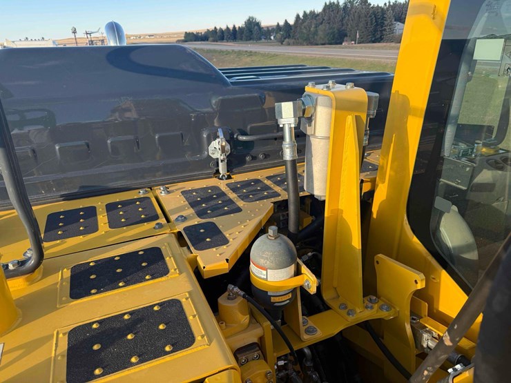 2021-komatsu-pc170lc-11-excavator-image-5