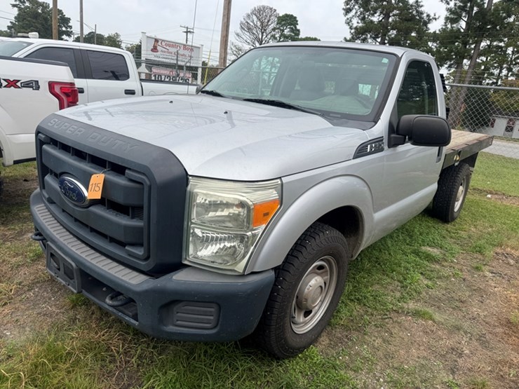 2015-ford-f250-xl-regular-cab-cab-&-chassis-flatbed-6.2l-v8-gas---54,135-miles-showing-image-1