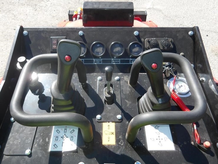 2026-sdlool-sl1050k-skid-steer-loader-image-11