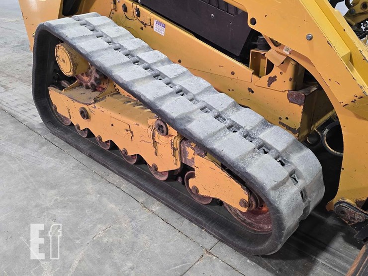2021-caterpillar-299d3-image-36