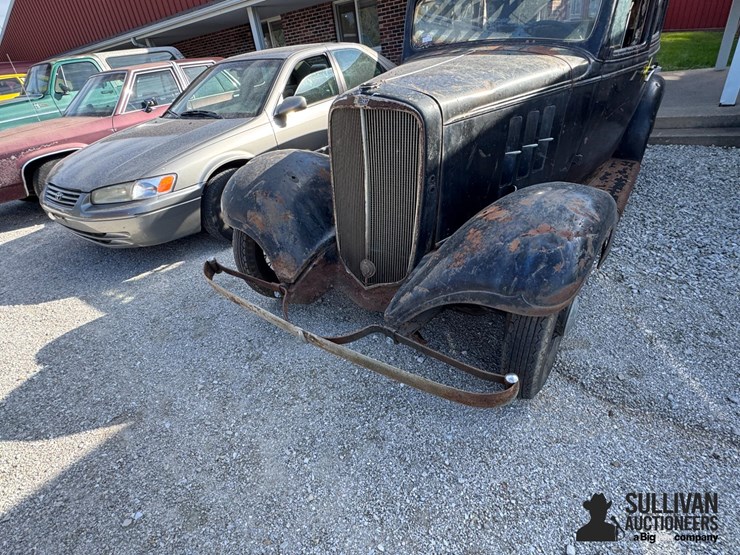 run-#16---1933-chevrolet-4-door-sedan-image-7