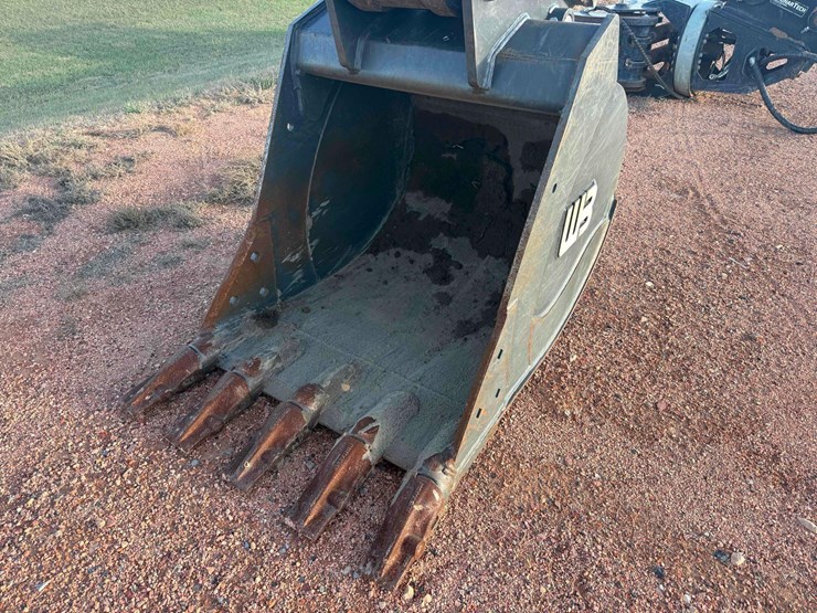 2021-komatsu-pc170lc-11-excavator-image-16