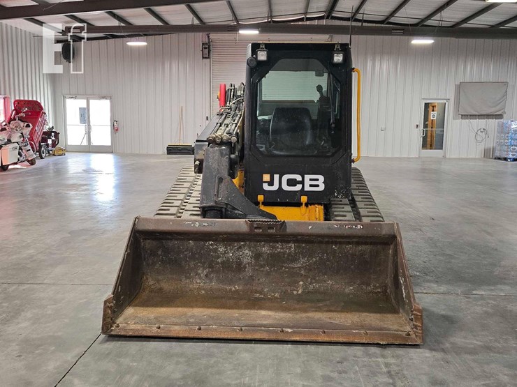 2021-jcb-3ts-8t-image-7