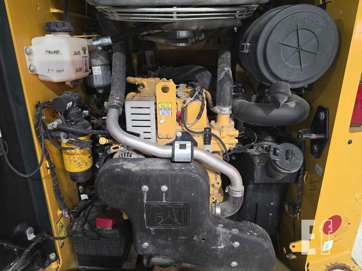 2021-caterpillar-259d3-image-25