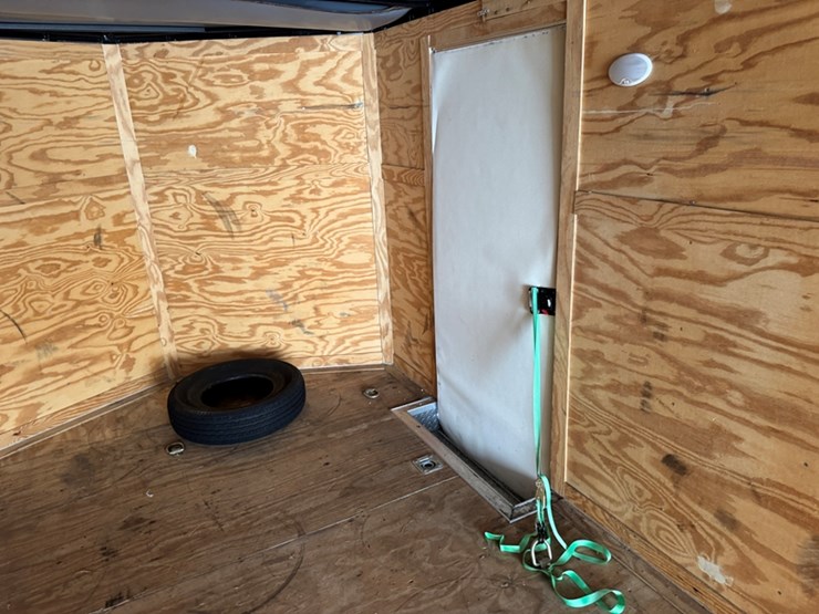 2021-rock-solid-cargo-28'-x-8.5'-enclosed-trailer-gvwr:-9,990-lb,-rear-ramp-door-and-side-door-image-7