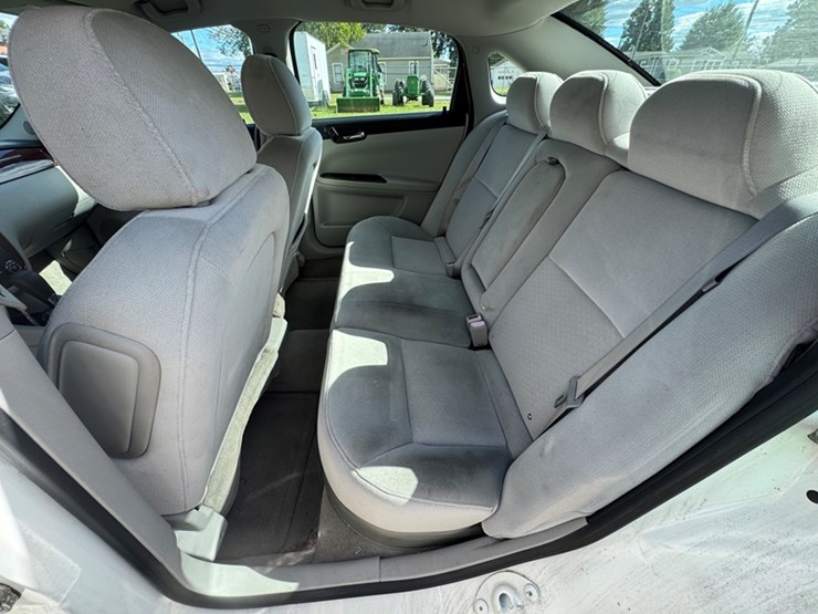 2009-chevrolet-impala-lt-sedan-122,548-miles-showing---2g1wt57k691252030-image-6