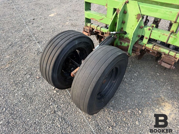 great-plains-solid-stand-grain-drill-image-6
