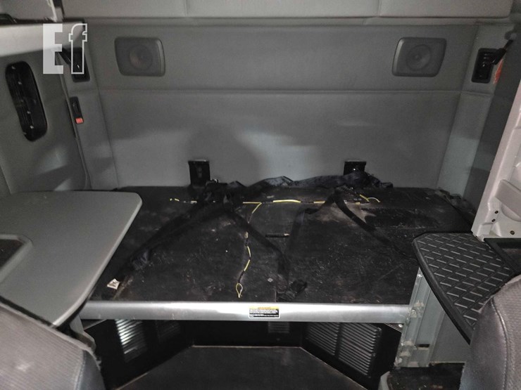 2020-kenworth-t680-image-15