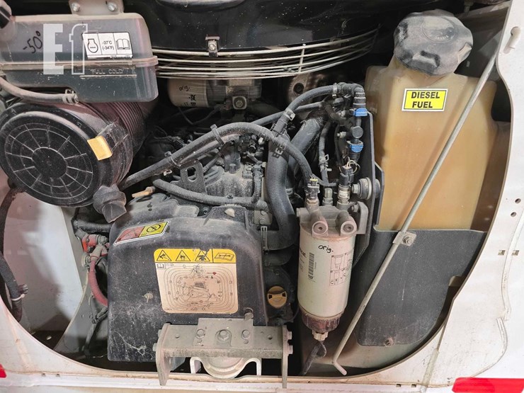 2021-bobcat-t64-image-31